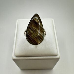 Beautiful 25x14mm pear cut labradorite cabochon‎ ring in sterling silver!